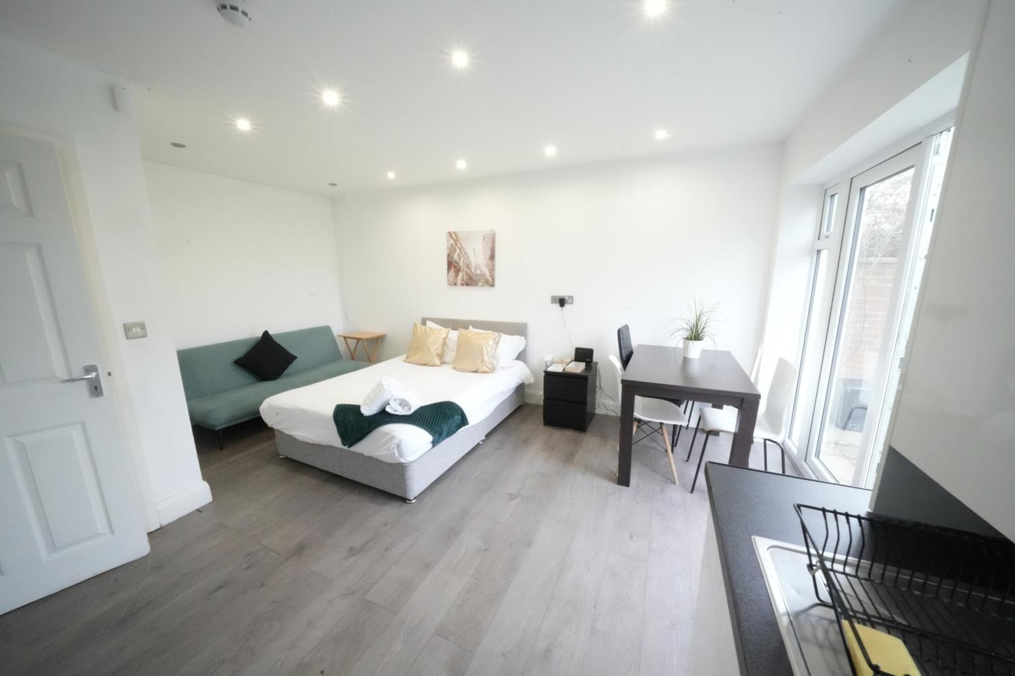 The Hatton Rooms Harlington  Extérieur photo