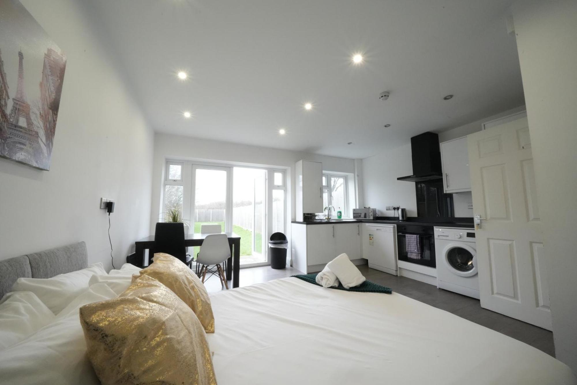 The Hatton Rooms Harlington  Extérieur photo