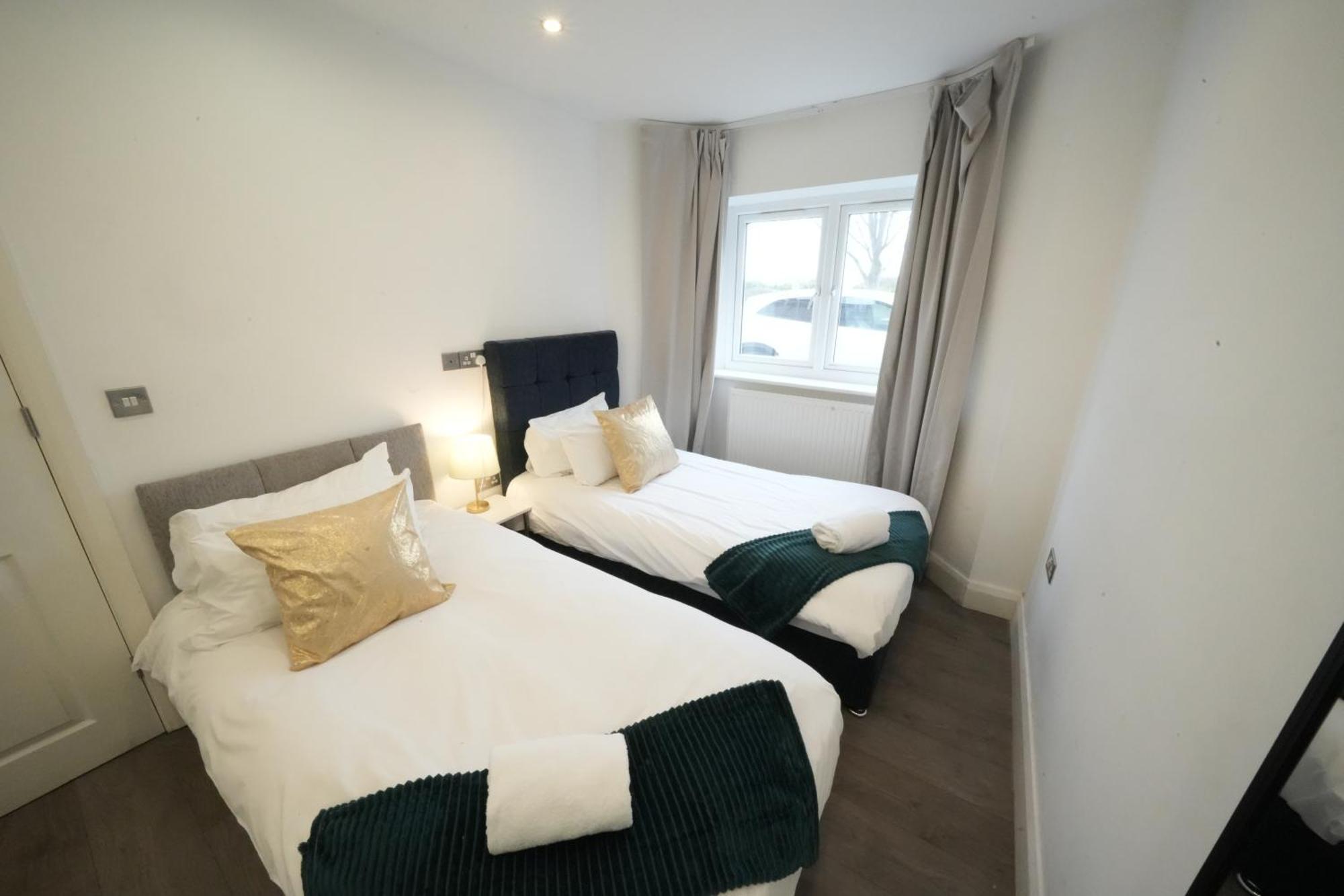 The Hatton Rooms Harlington  Extérieur photo