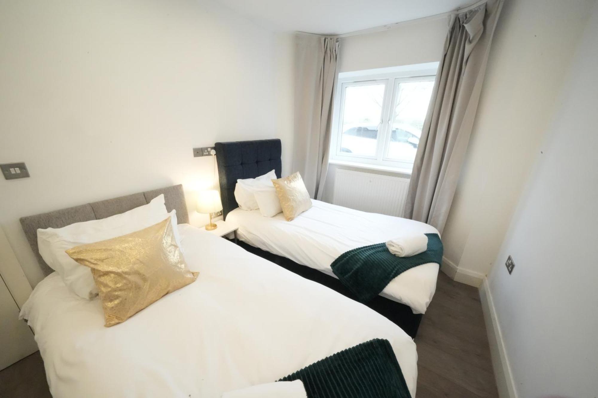 The Hatton Rooms Harlington  Extérieur photo