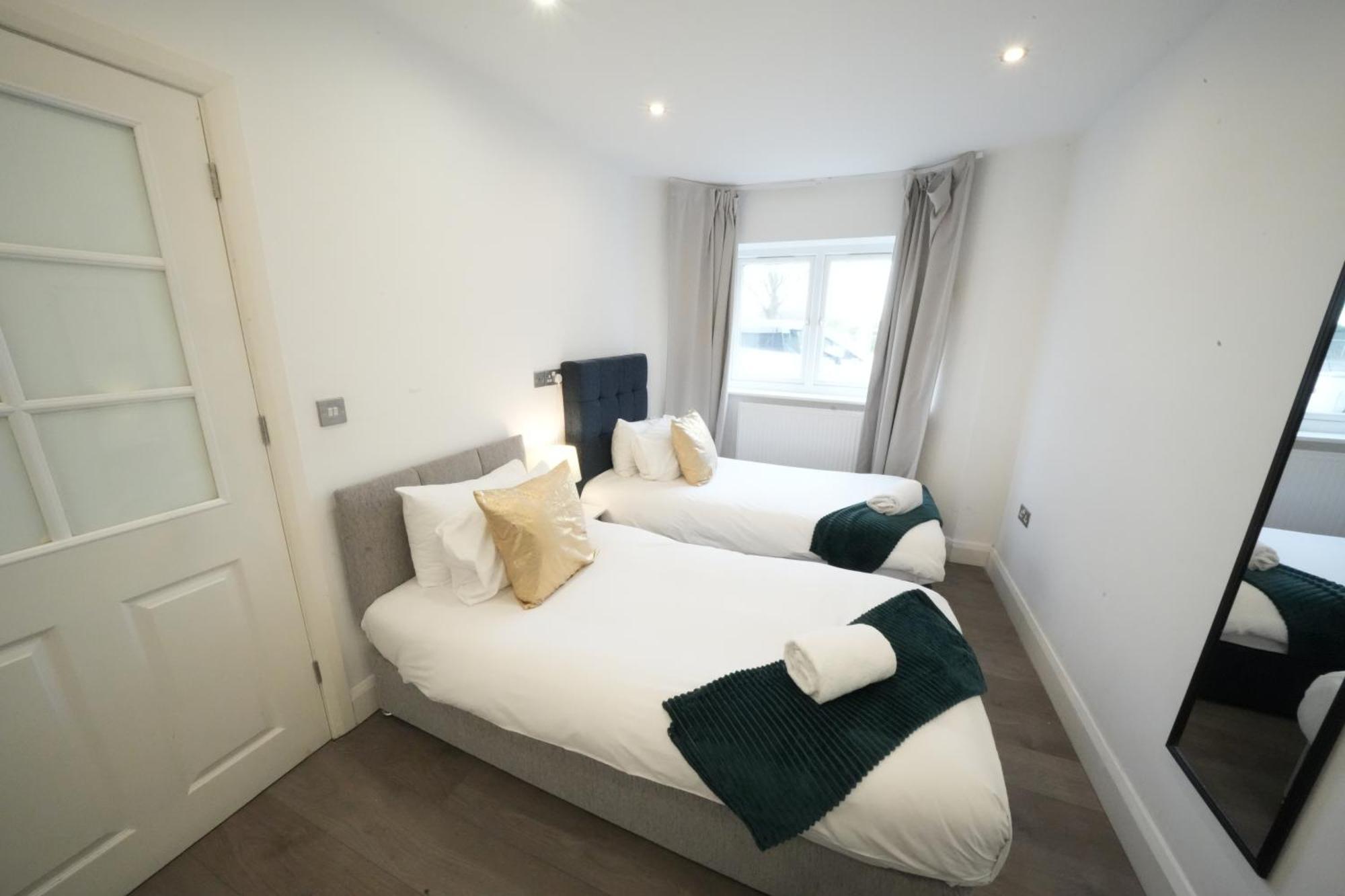The Hatton Rooms Harlington  Extérieur photo