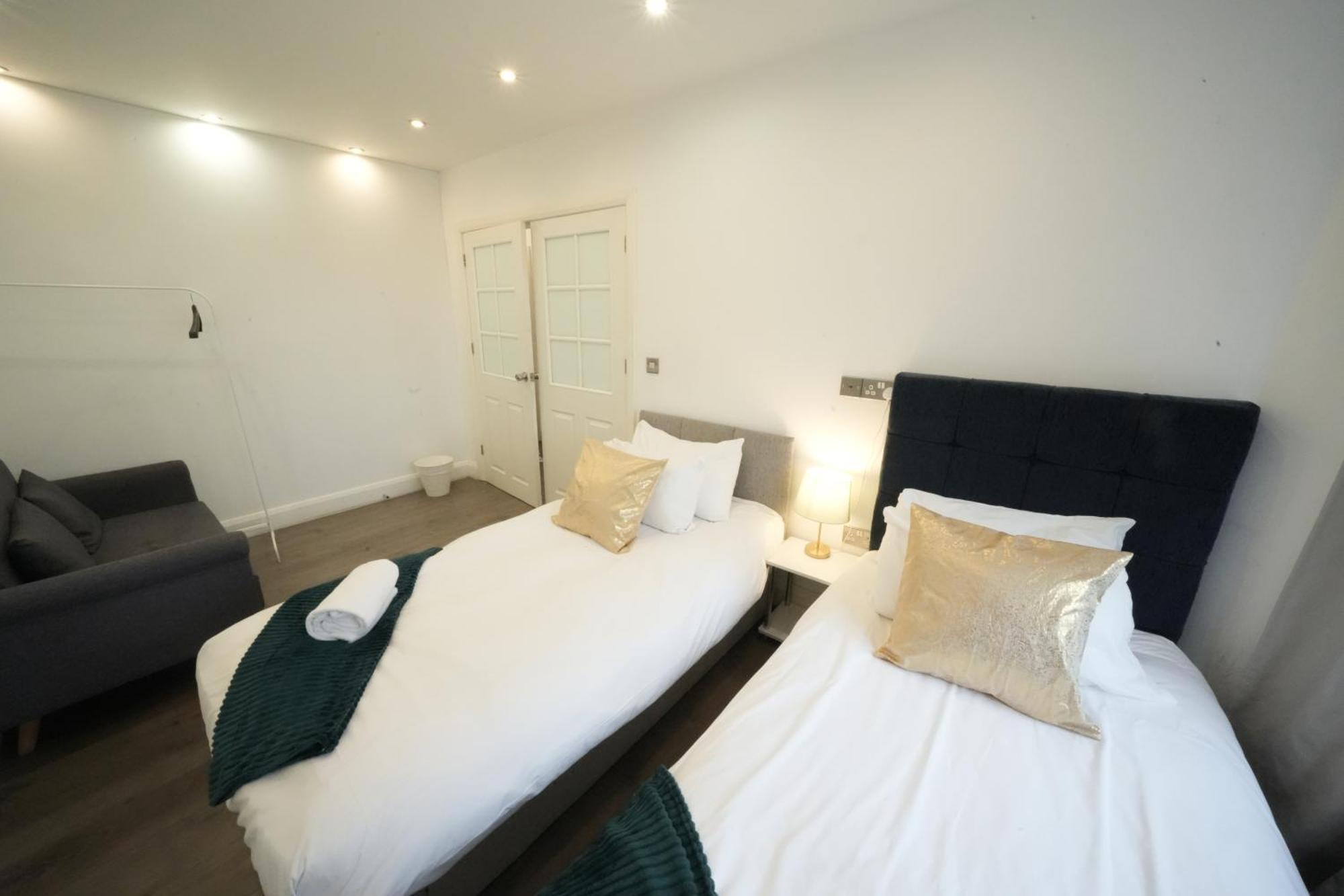 The Hatton Rooms Harlington  Extérieur photo