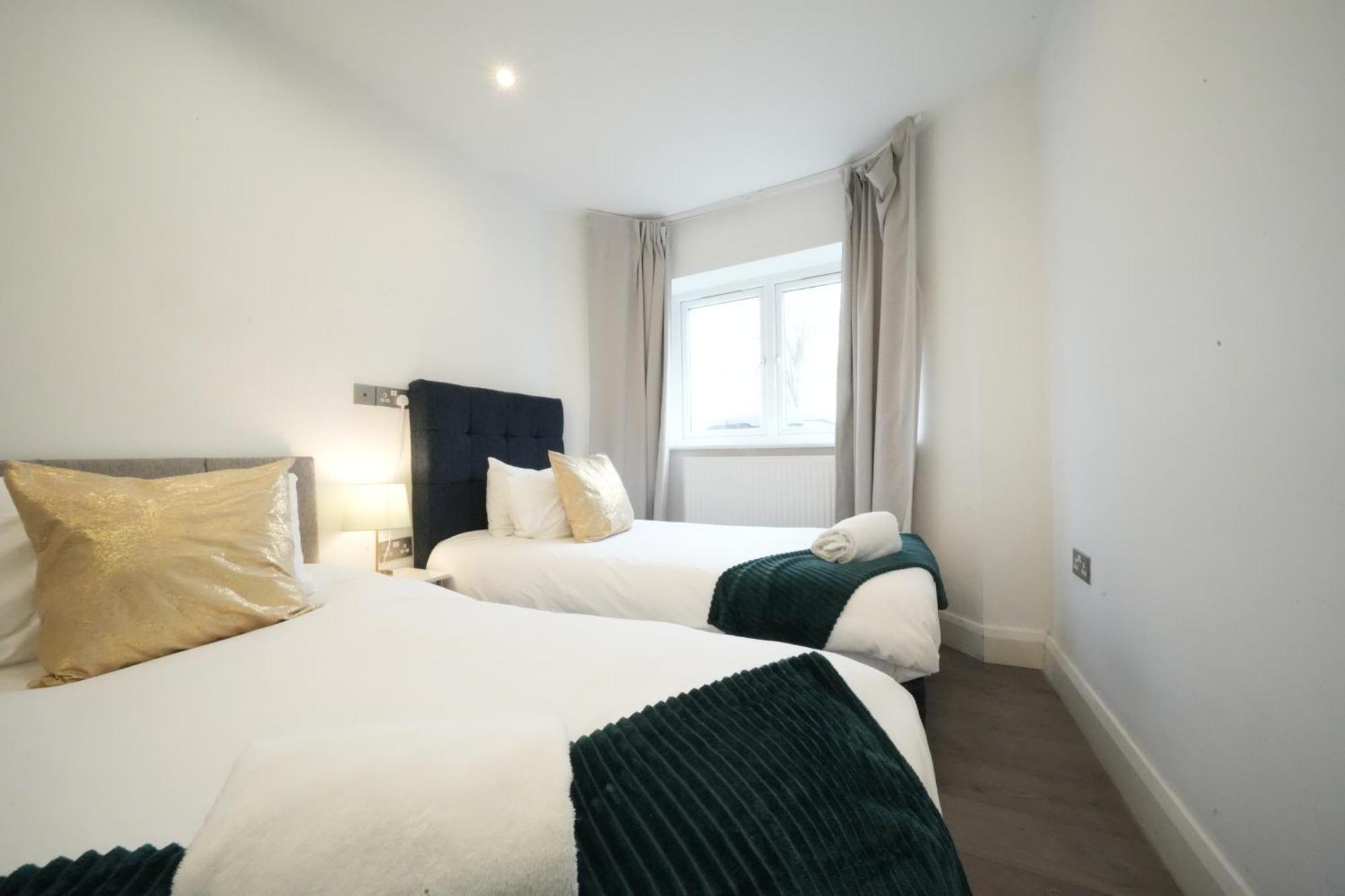 The Hatton Rooms Harlington  Extérieur photo