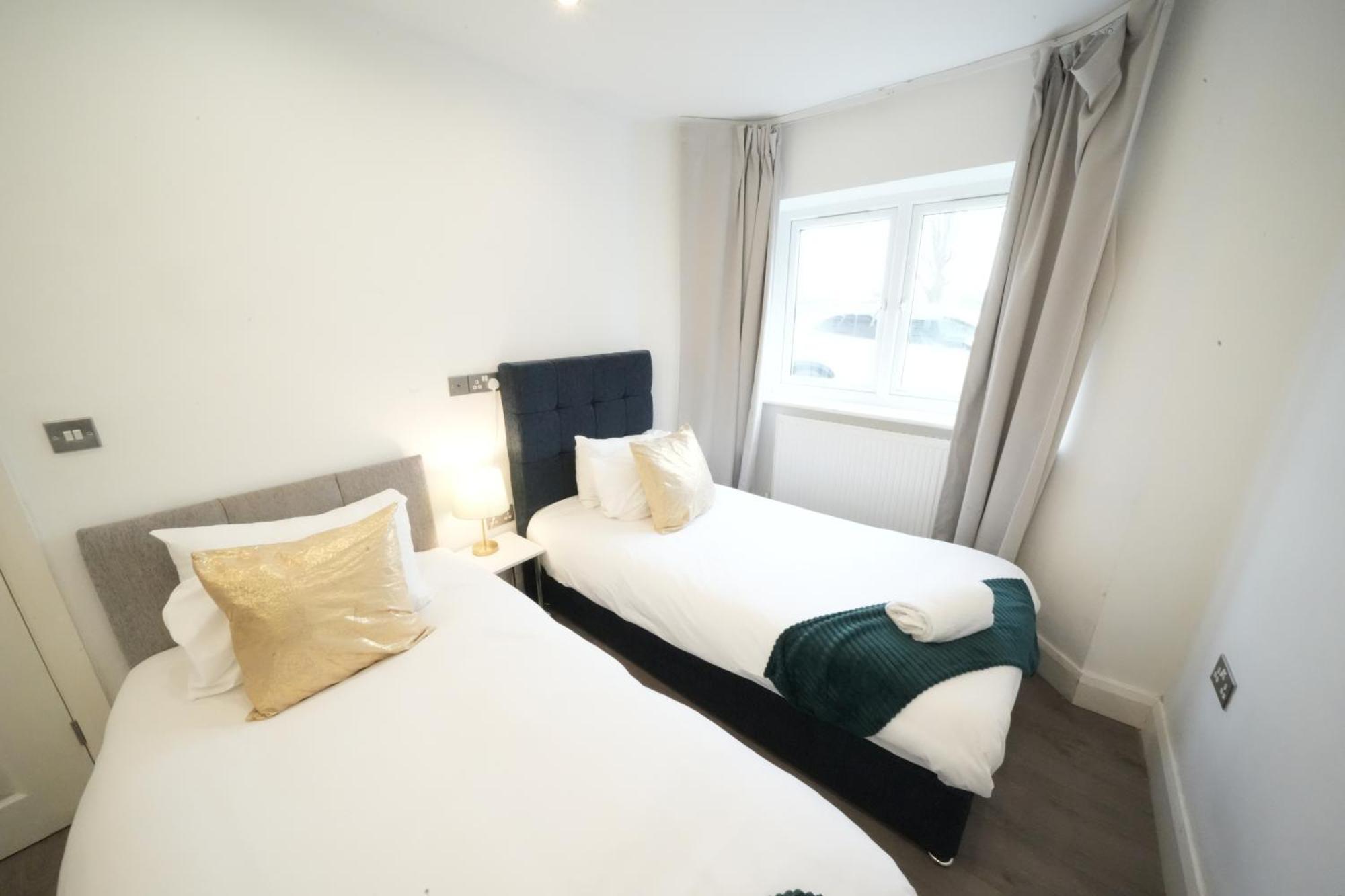 The Hatton Rooms Harlington  Extérieur photo