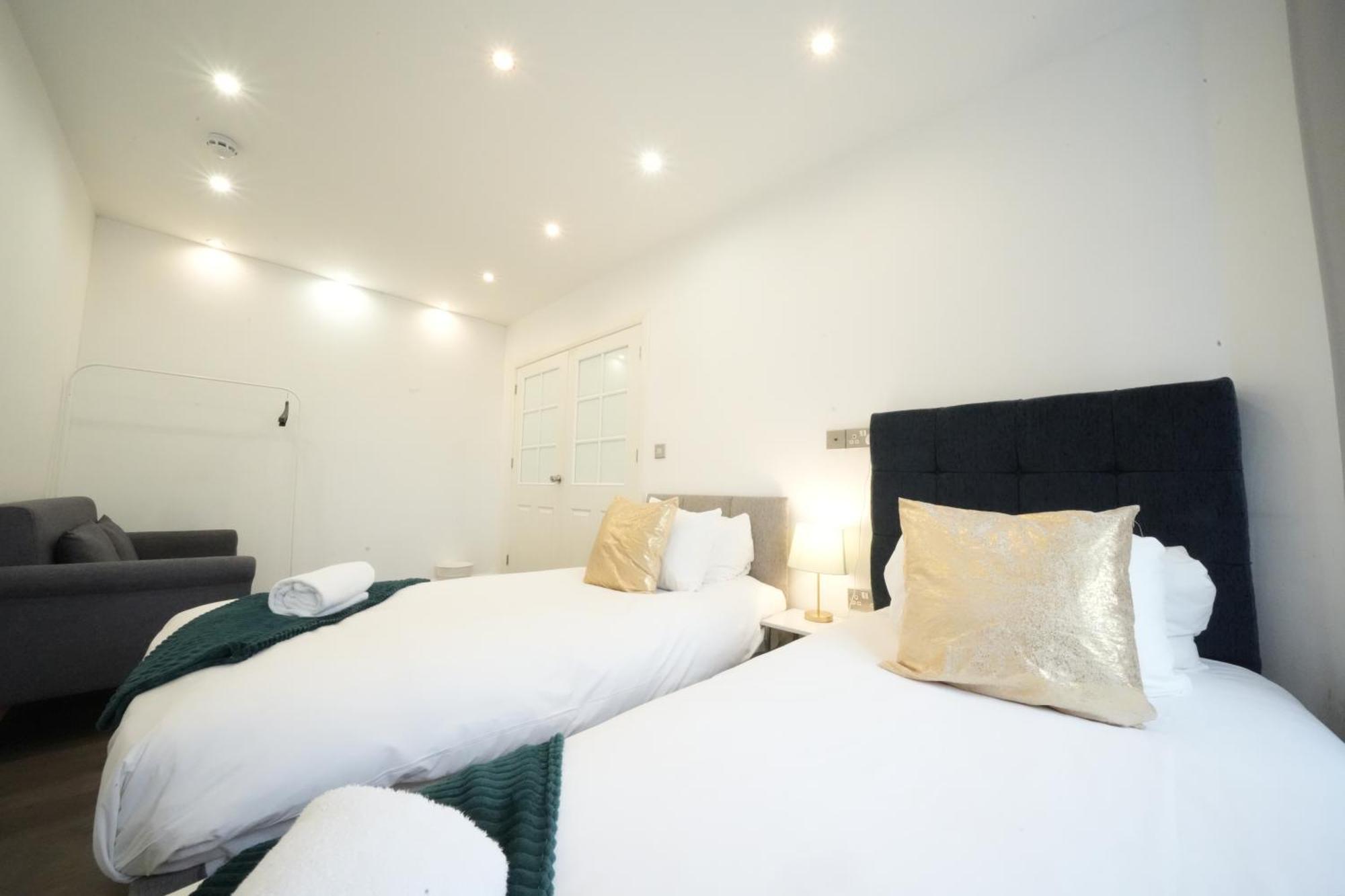 The Hatton Rooms Harlington  Extérieur photo
