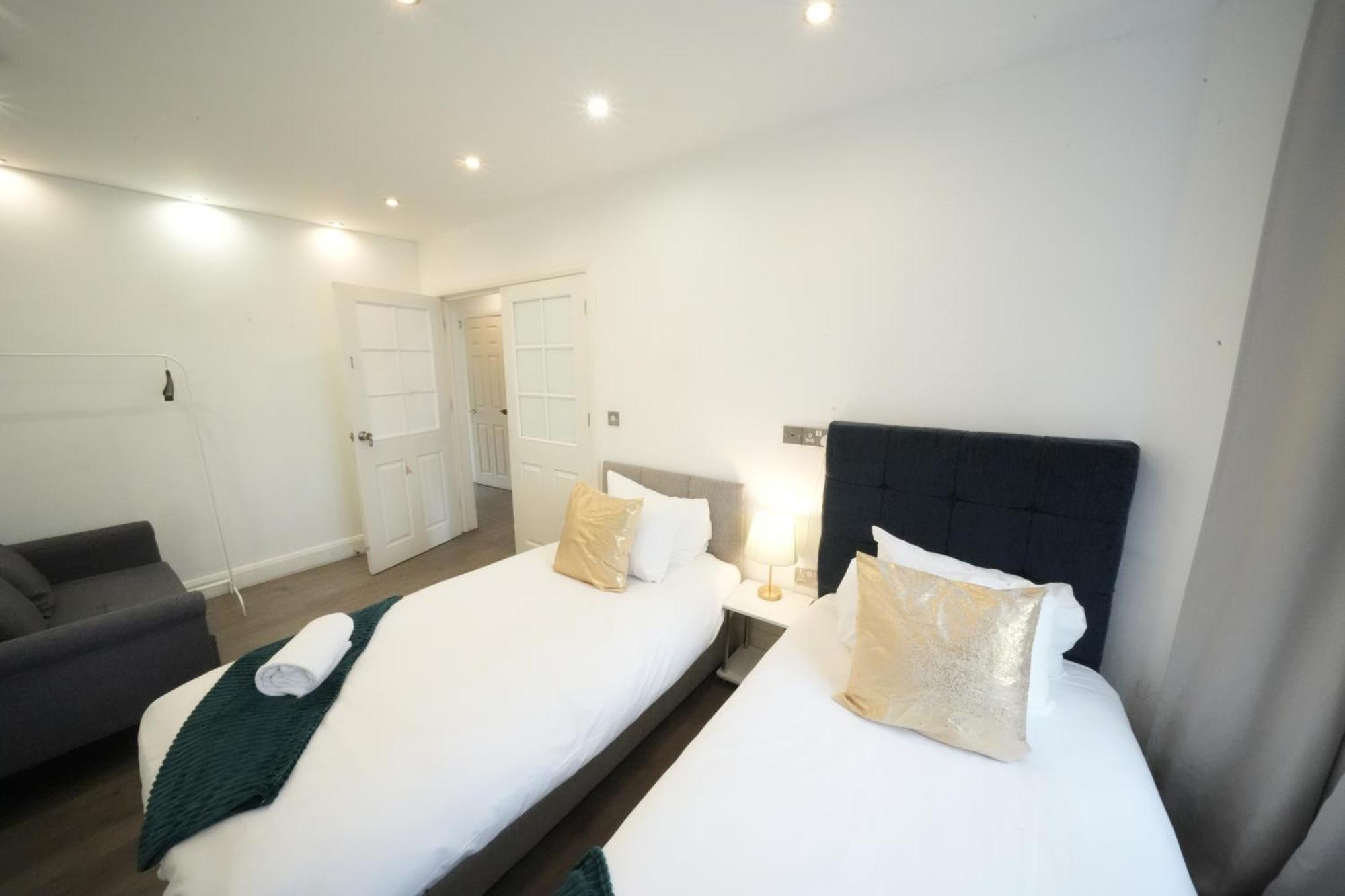 The Hatton Rooms Harlington  Extérieur photo
