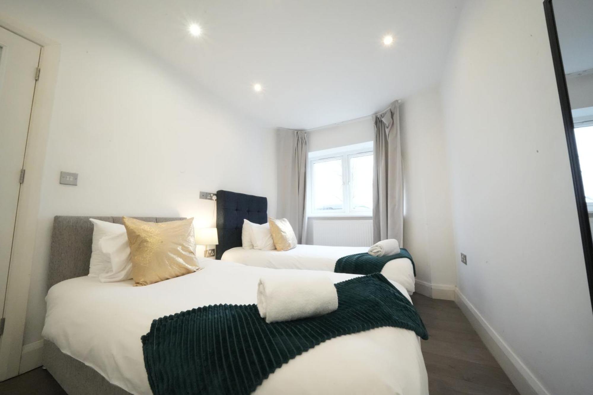 The Hatton Rooms Harlington  Extérieur photo