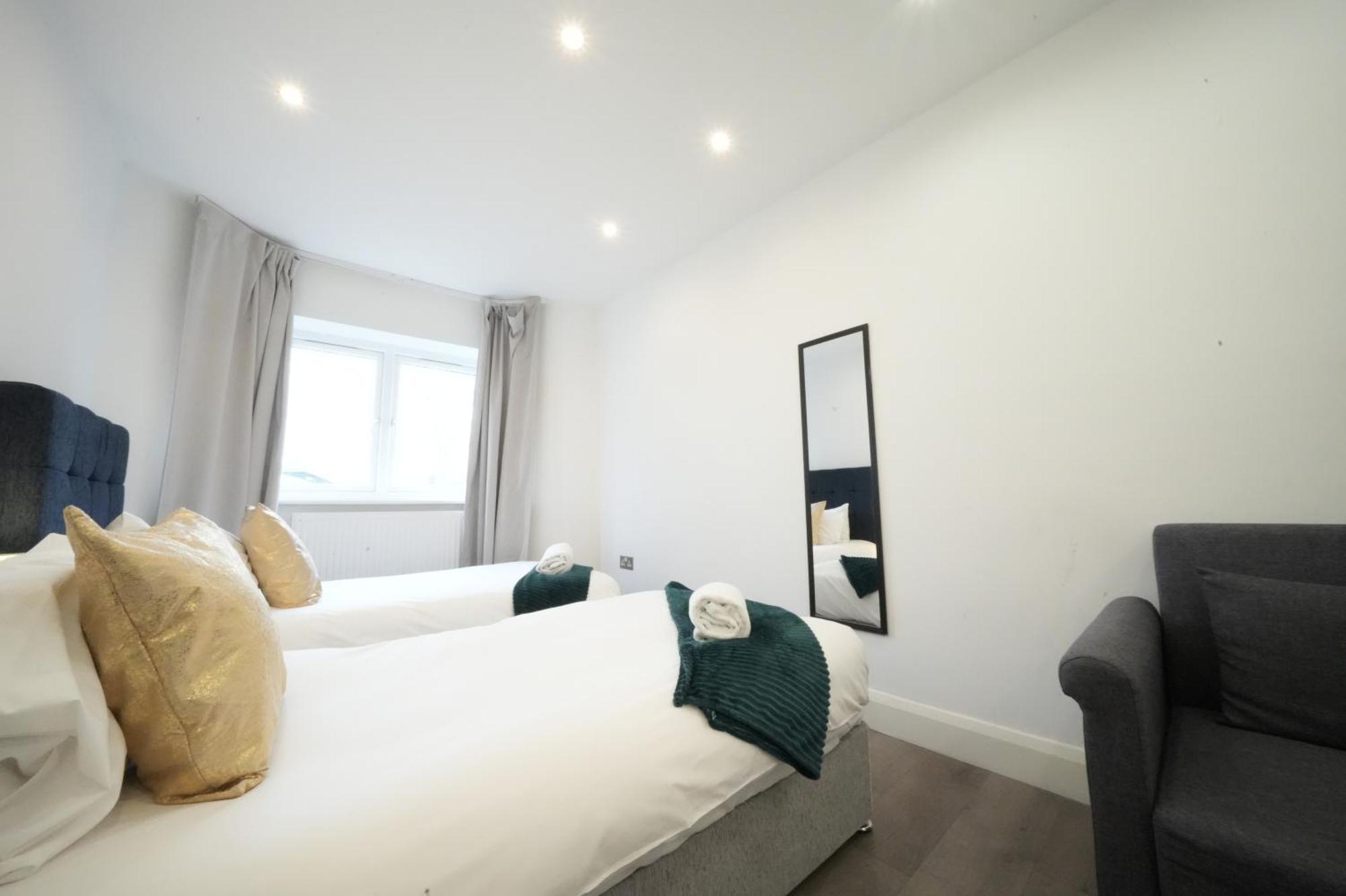 The Hatton Rooms Harlington  Extérieur photo